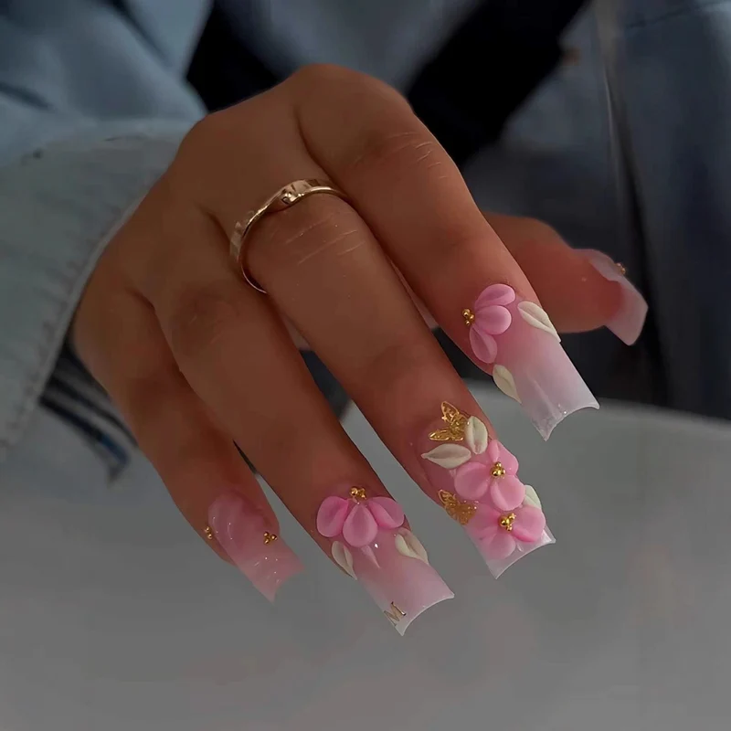 Premium dekorative florale Nagelverzierungen Karnz