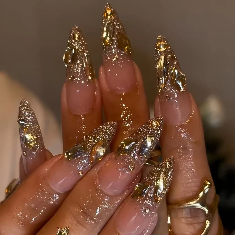 Glamouröse Stiletto-Nagelkunst-Verstärkungen Karnz