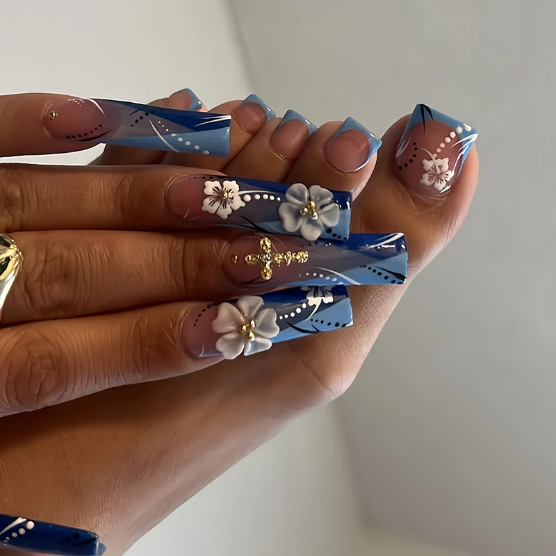 Florale Eleganz Acryl Nagelset Karnz