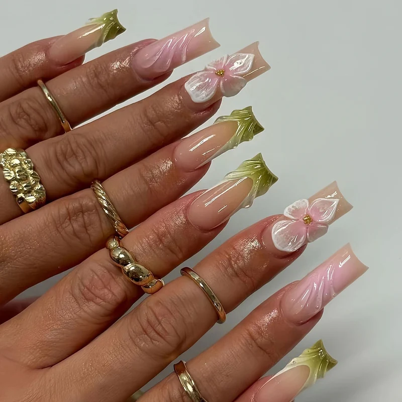 Künstlerisches Floral Acryl Nageldesign Karnz