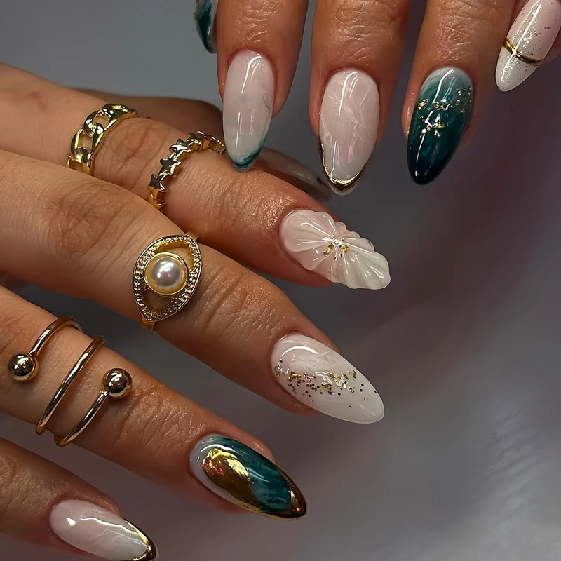 Elegantes Künstlerisches Press-On Nagel Set Karnz