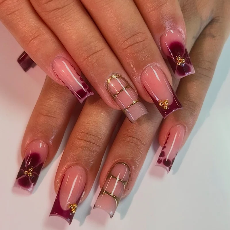 Elegantes Künstlerisches Nageldesign Karnz