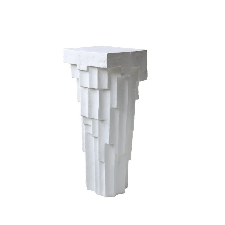 Skulpturaler Geometrischer Beistelltisch