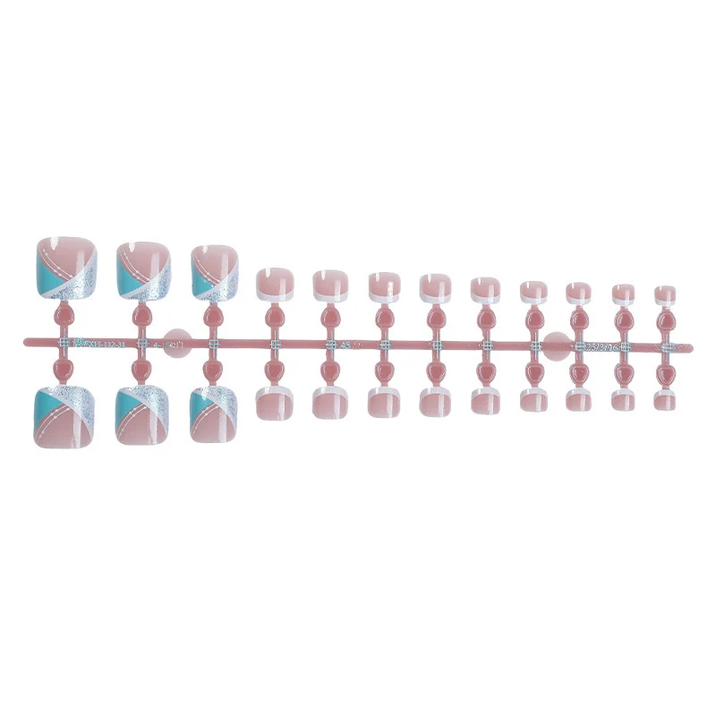 Kunstnagelset mit luxuriösen geometrischen Designs Karnz