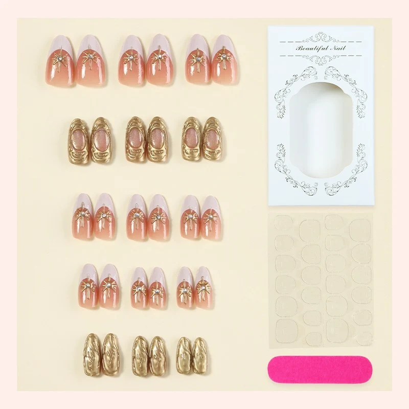 Kunstnagelset mit luxuriösen Blumendekoren Karnz