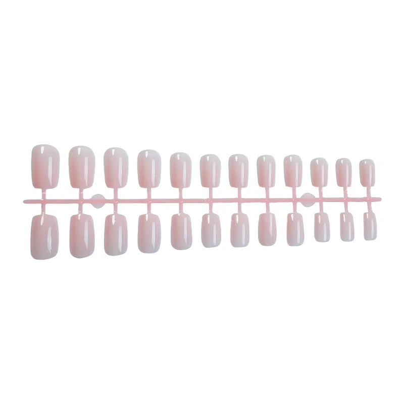 Kunstnagelset mit glänzendem Finish und ergonomischer Passform Karnz