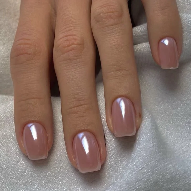 Kunstnagelset mit elegantem Hochglanz-Finish und natürlichem Look Karnz