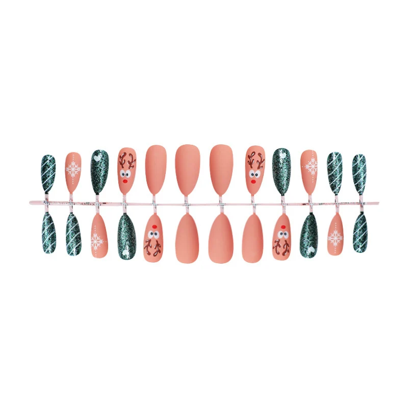 Kreatives Nagelkunstset mit winterlichem Design Karnz