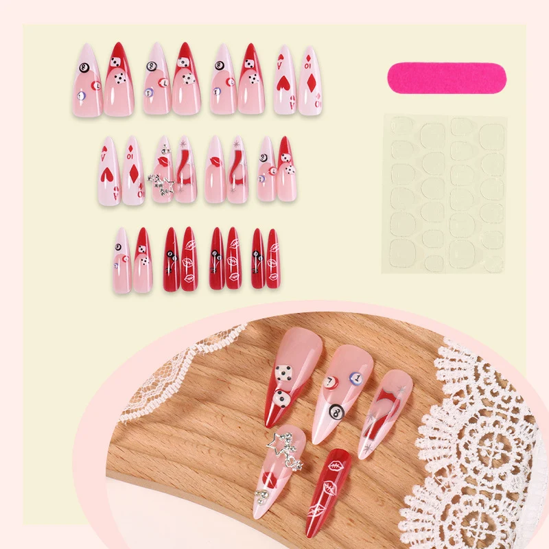 Kreatives Kunstnagelset mit Mischmotiven Karnz