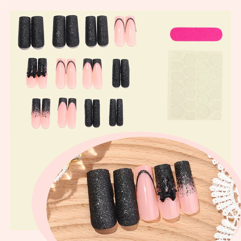 Kreatives Kunstnagelset mit Glamourösen Akzenten Karnz