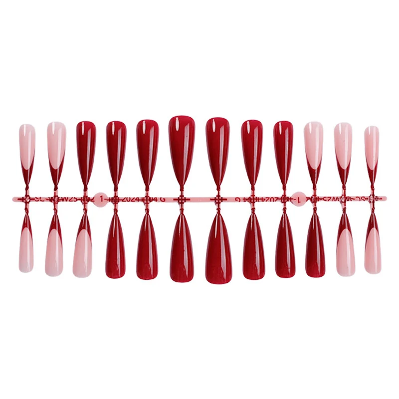 Kreatives Kunstnagelset mit elegantem Farbverlauf Karnz