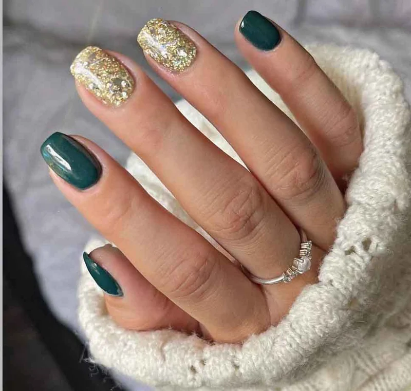 Glitzerndes Press-On Nagelset Karnz
