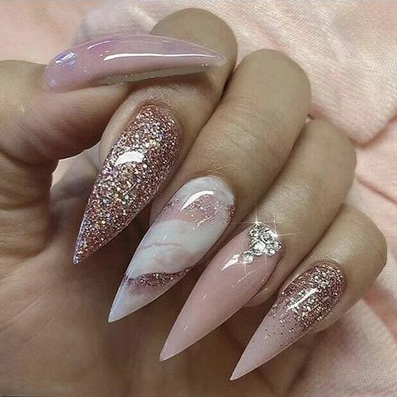 Glamouröses Stiletto-Nagelkunst-Set Karnz