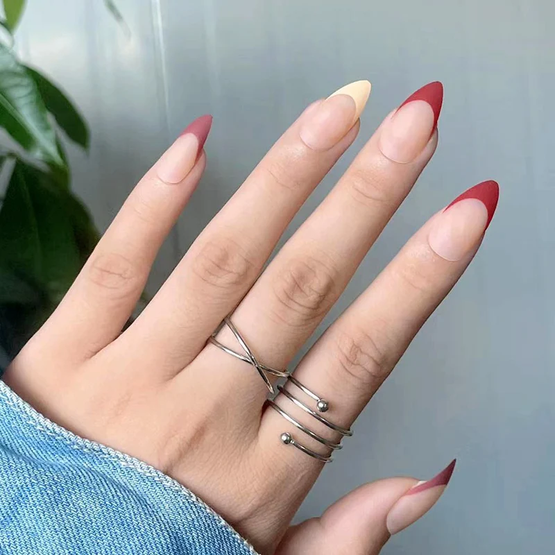 Glamorous Press-On Nail Set Karnz
