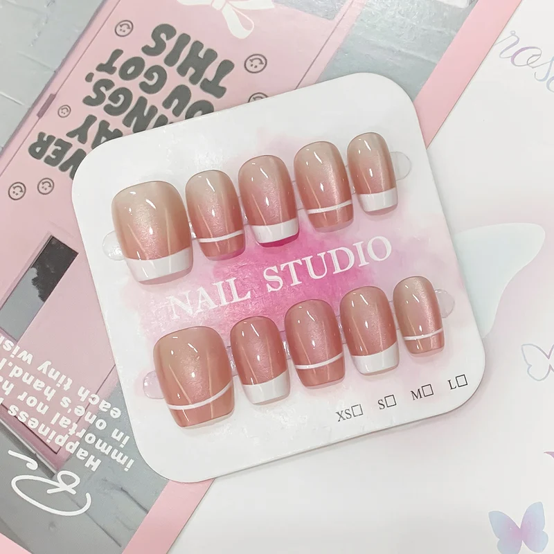 Kunstvolle French Nagelspitzen Karnz