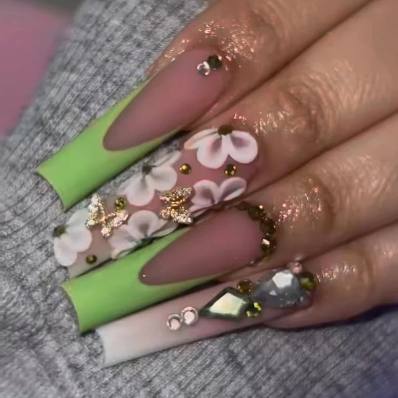 Blumengestützte Press-On Nail Art Karnz