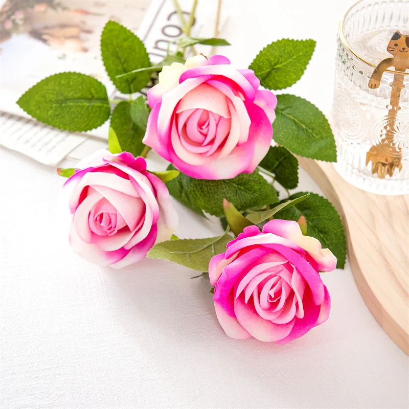 Realistische elegante Rosenstem