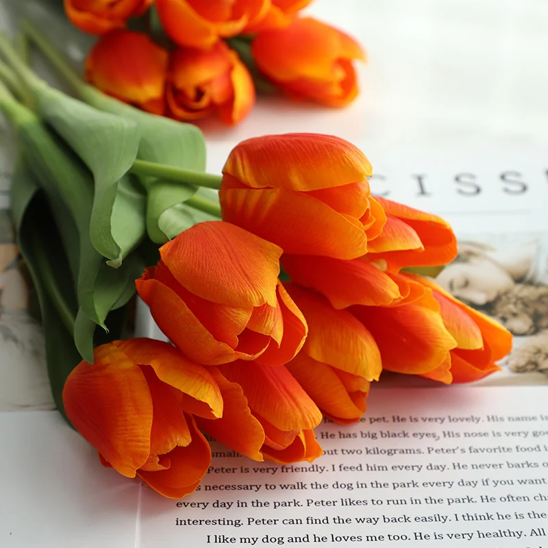 Realistische dekorative Tulpenstrauß