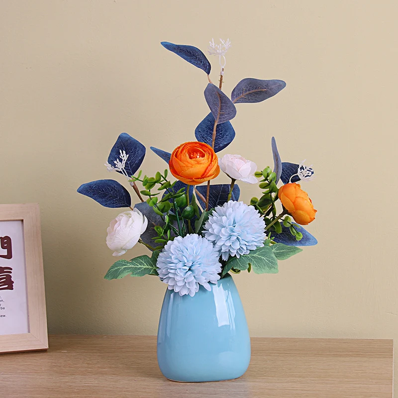 Dekorativer künstlicher Blumenstrauß
