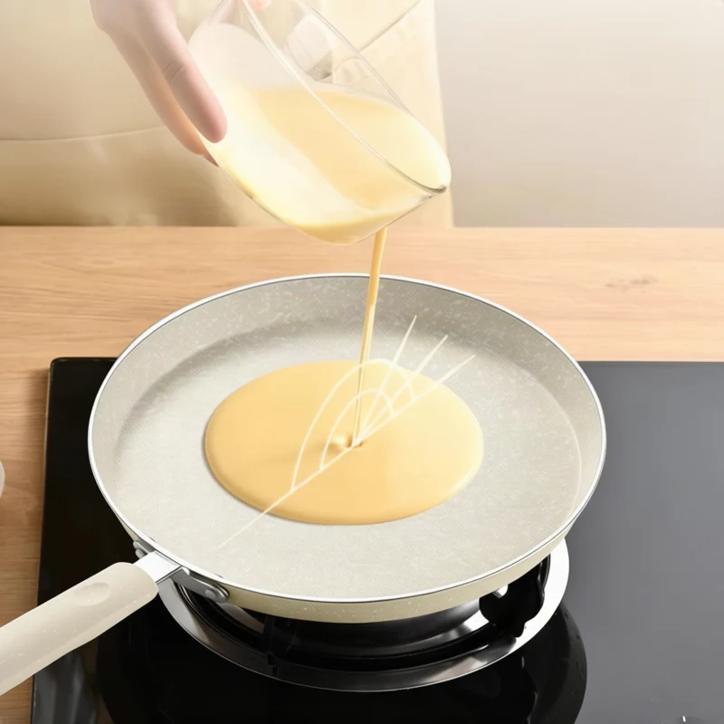 Bratpfanne mit Glasdeckel, Gusseisenboden