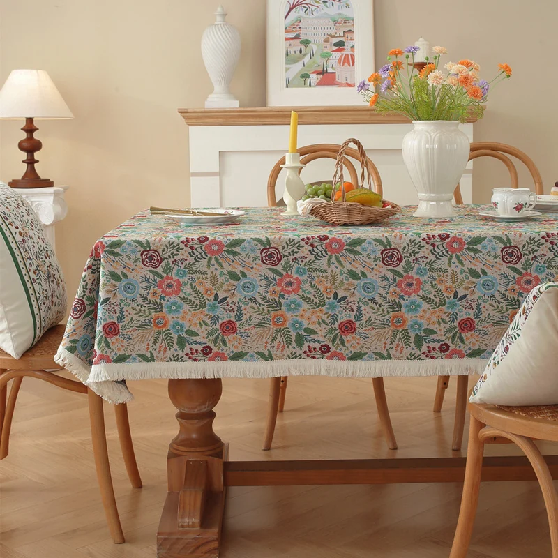 Klassische Floral bestickte Tischdecke