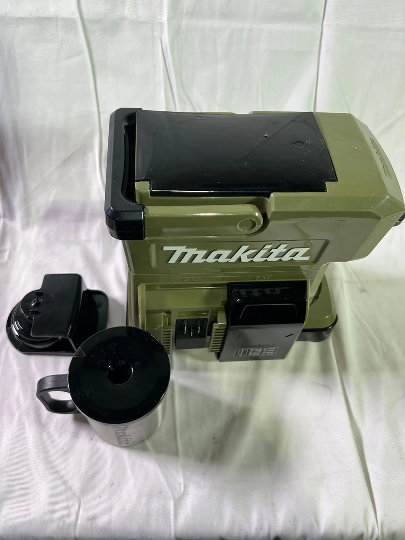 Makita DCM 501 ZO Akku Kaffeemaschine 12 V max. / 18 V Olive - Outdoor Adventure Edition Solo - ohne Akku, ohne Ladegerät - Gebraucht