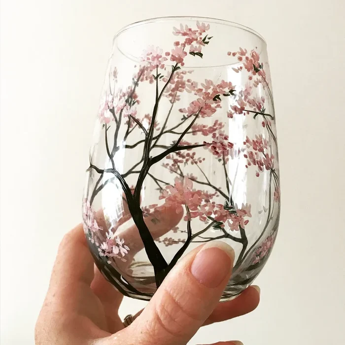 Handbemalte Weingläser im 4er-Set | Vier Jahreszeiten mit Baum-Motiven | Brillantes Glas, ca. 350 ml | Spülmaschinenfest & farbbeständig