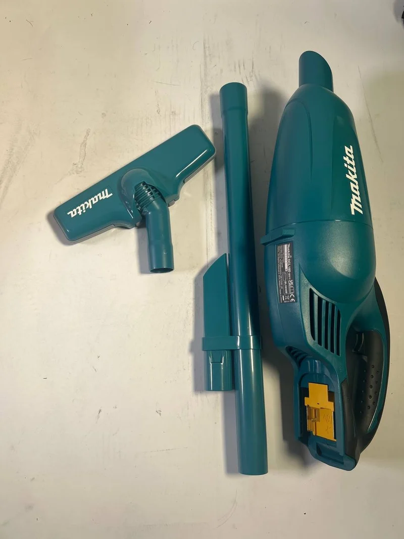 Makita DCL 180 Z Akku Staubsauger 18 V 0,65 l Solo - ohne Akku, ohne Ladegerät - Leicht Gebraucht